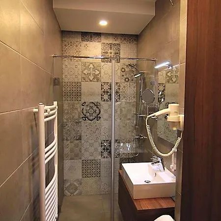 Hotel Vácz 3*